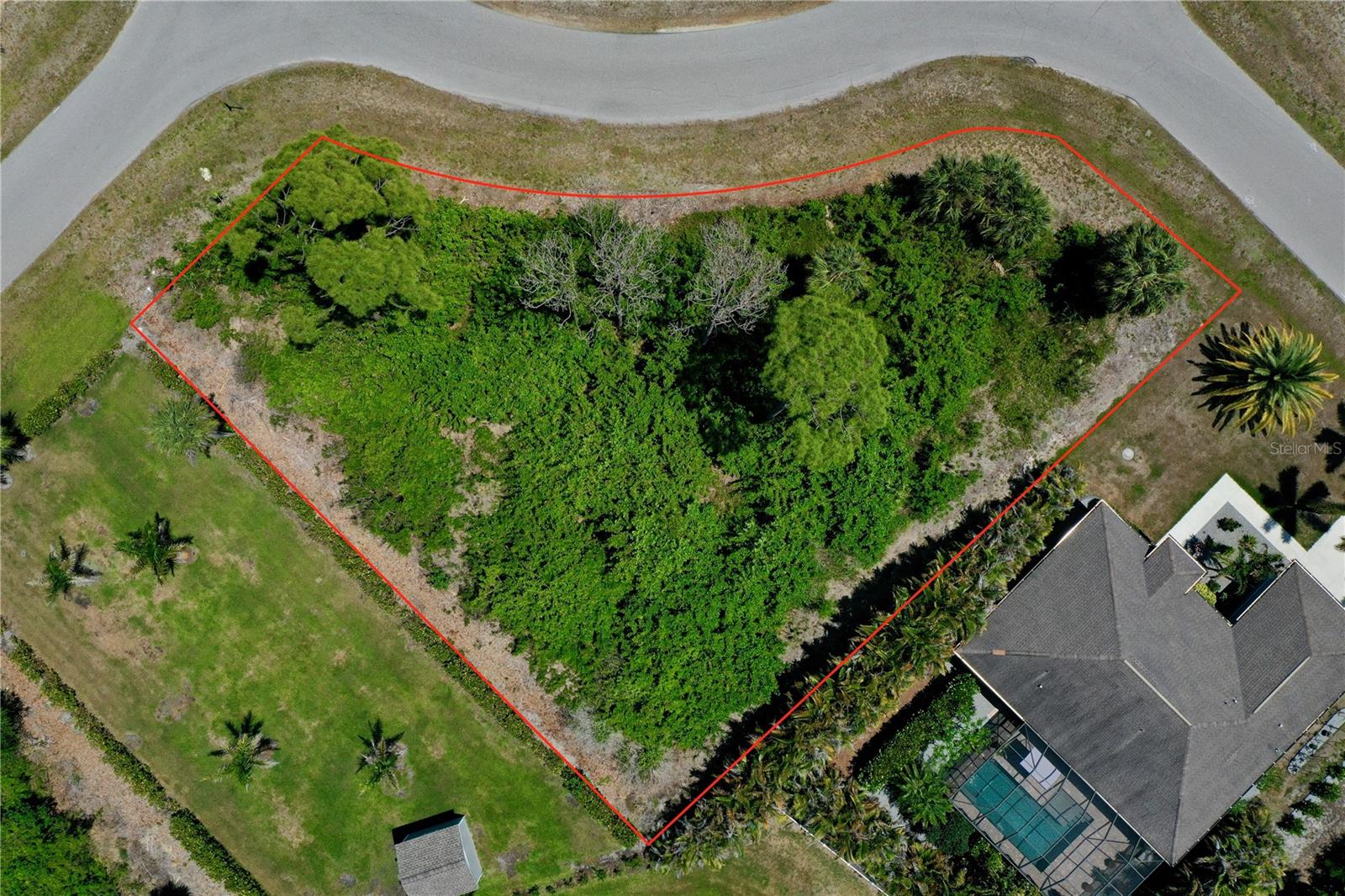 125 Australian Dr Property Photo 2