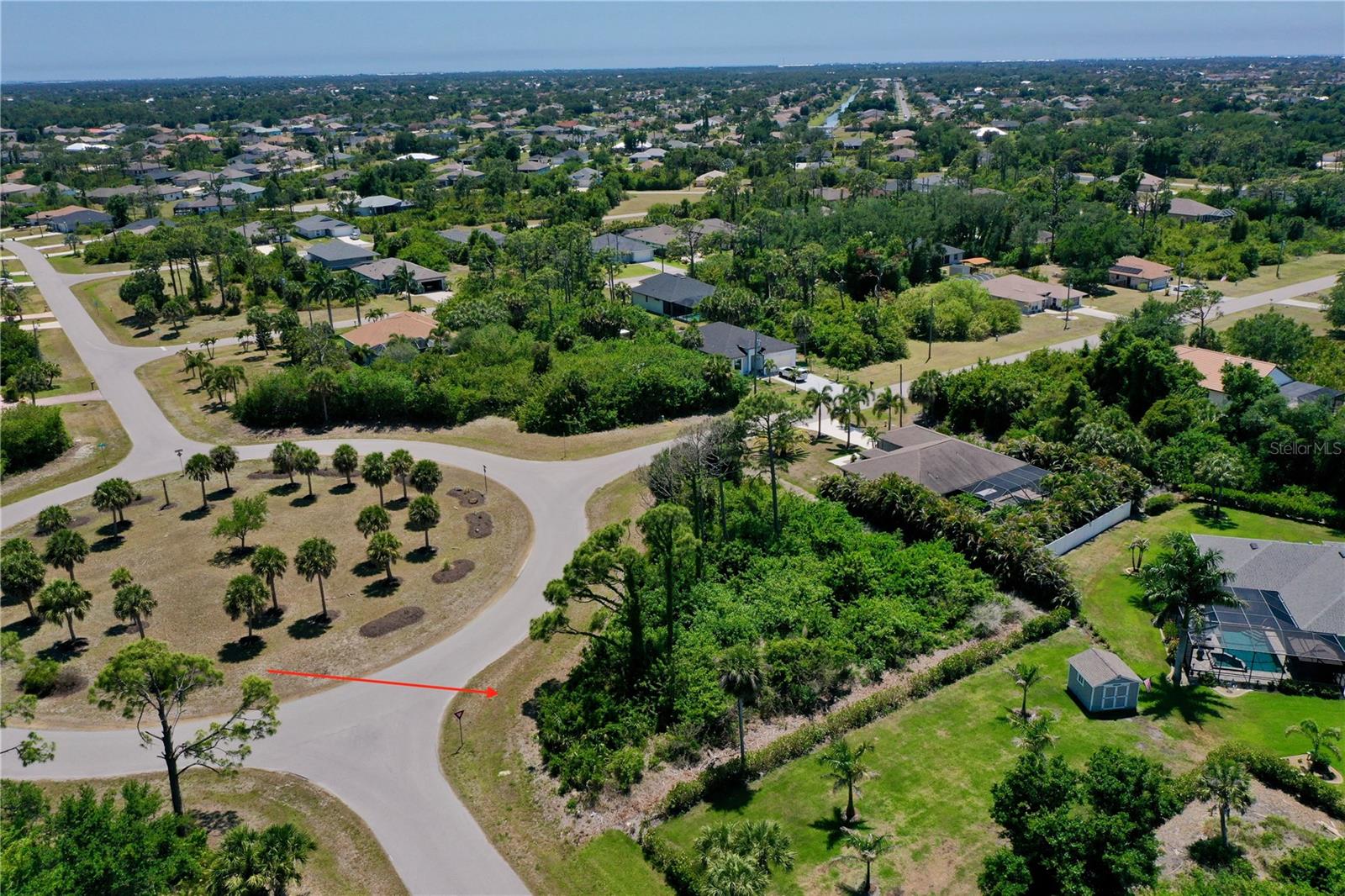 125 Australian Dr Property Photo 5