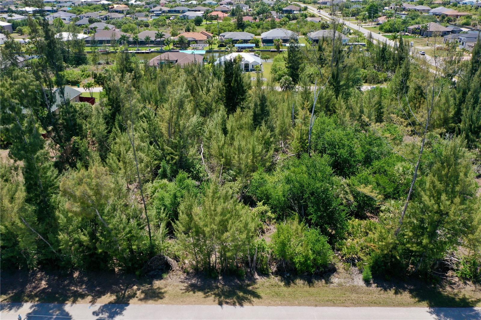 8401 ANTWERP CIR Property Photo 1