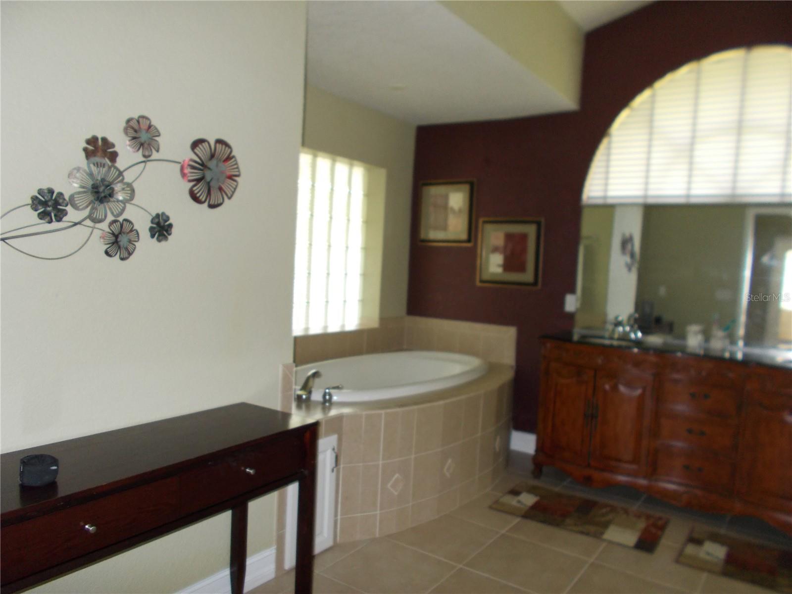 6960 Malton St Property Photo 9