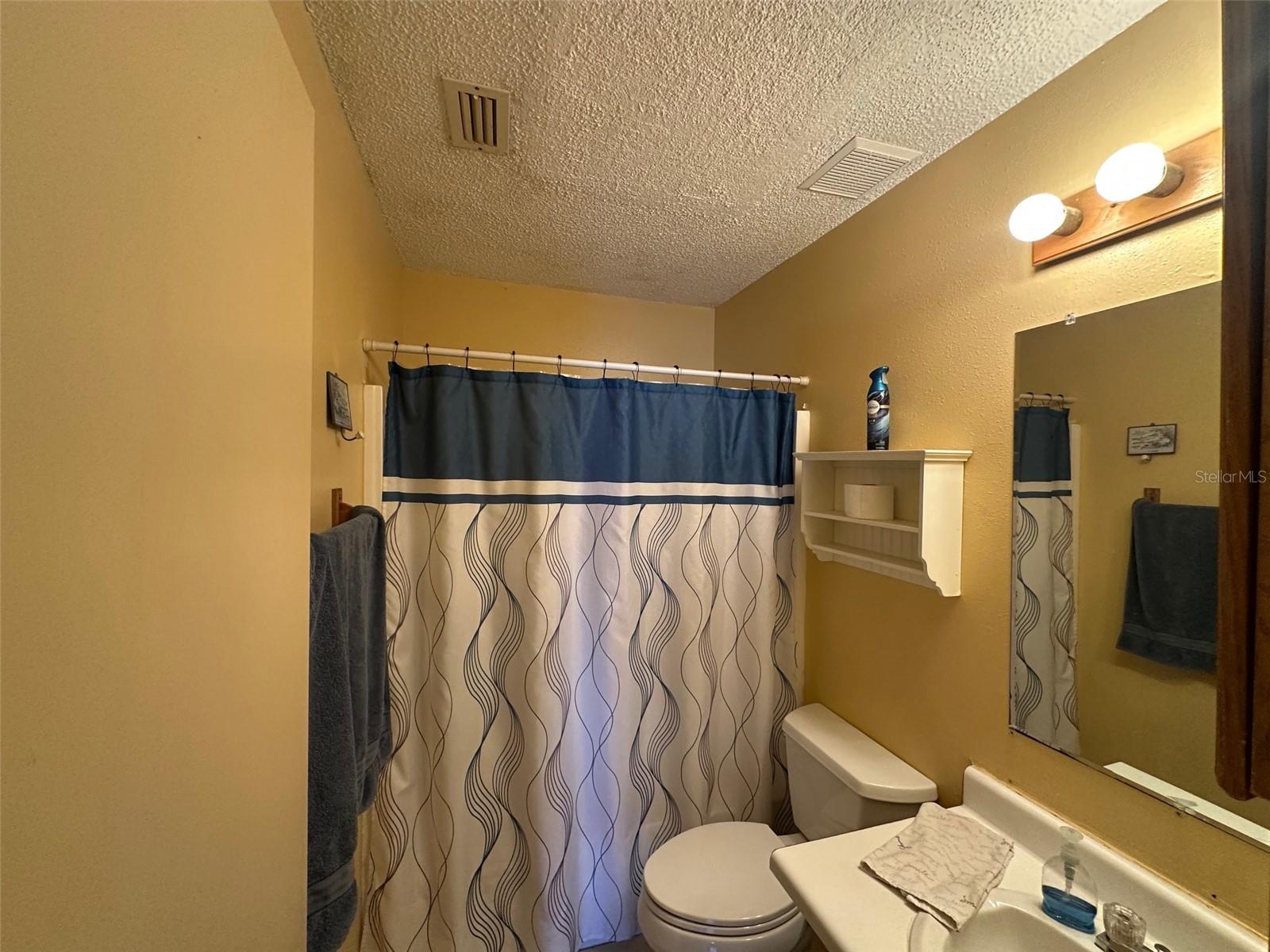 807 Haleybury St Property Photo 6