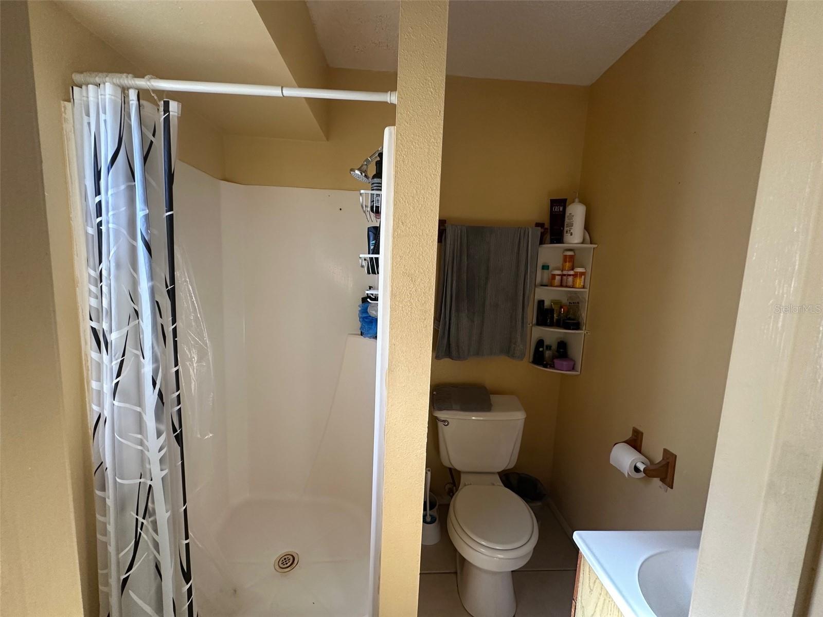 807 Haleybury St Property Photo 8