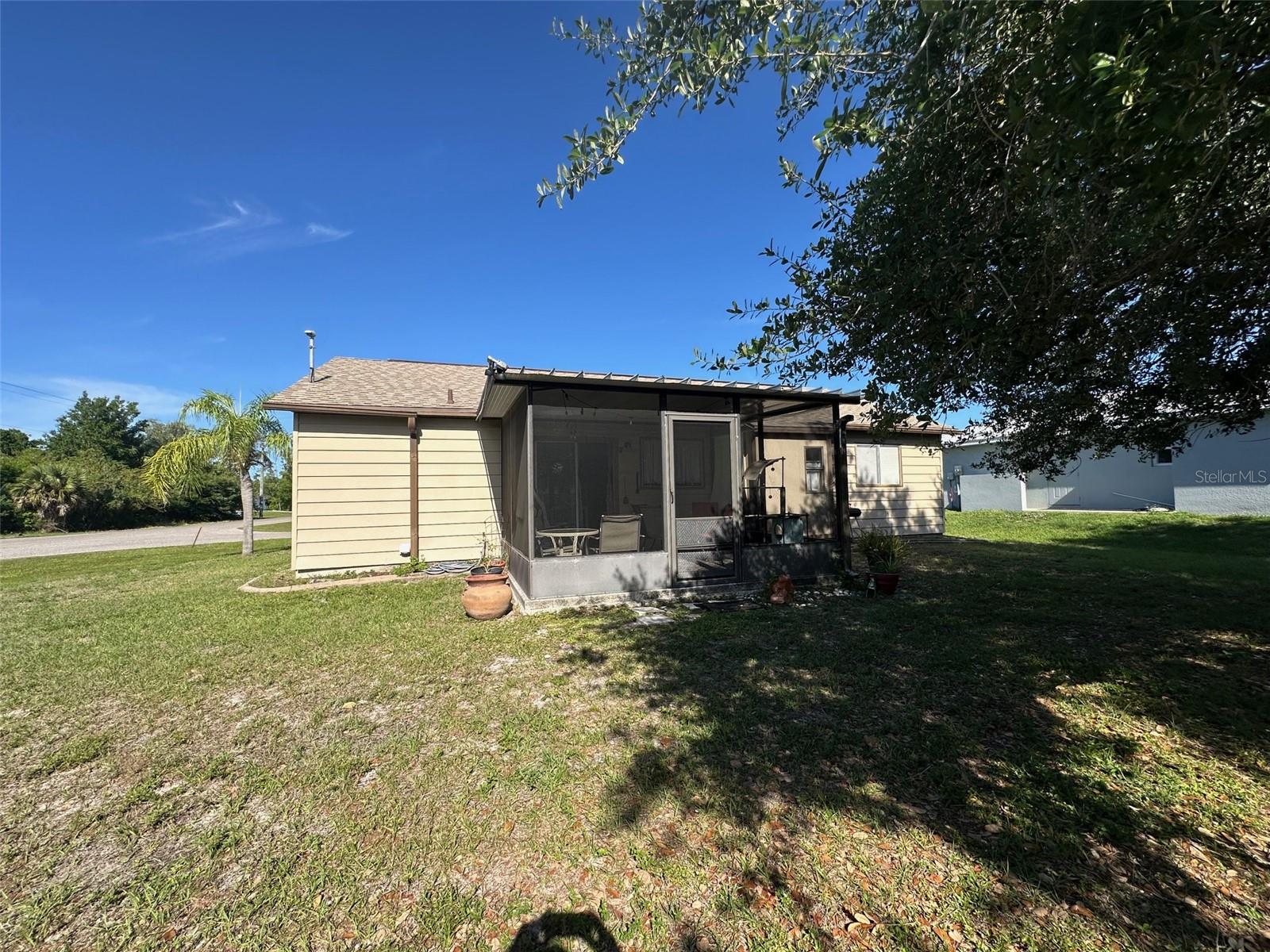 807 Haleybury St Property Photo 13