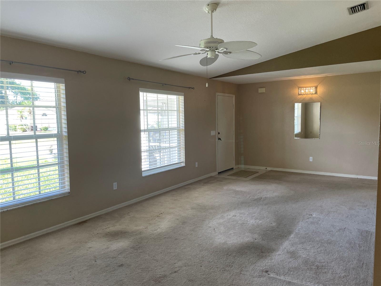 23372 Mullins Ave Property Photo 7