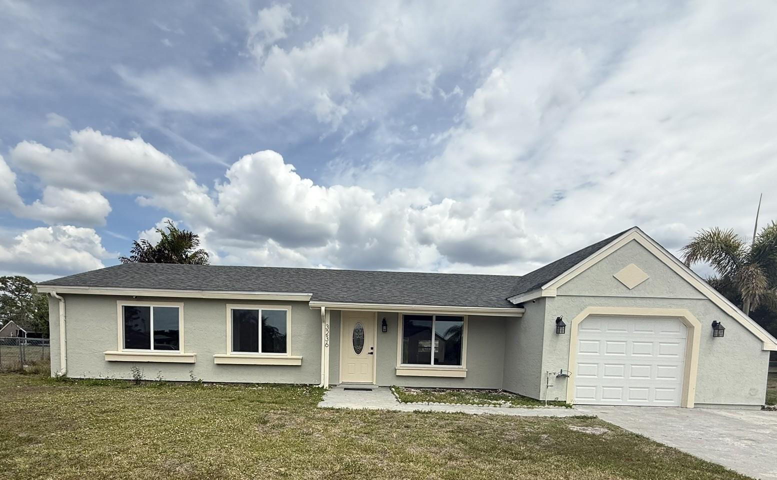 3236 Montclair Cir Property Photo 1