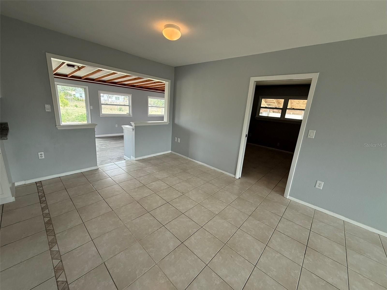 3236 Montclair Cir Property Photo 5
