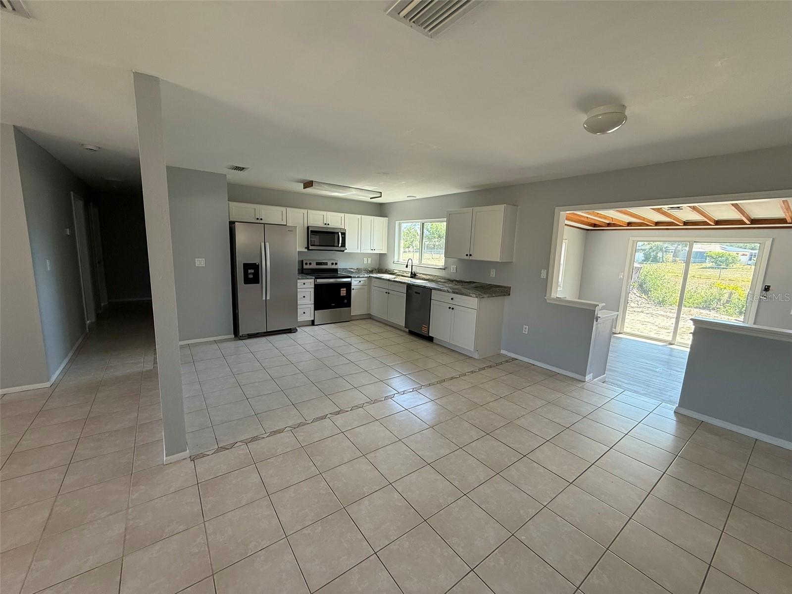 3236 Montclair Cir Property Photo 7