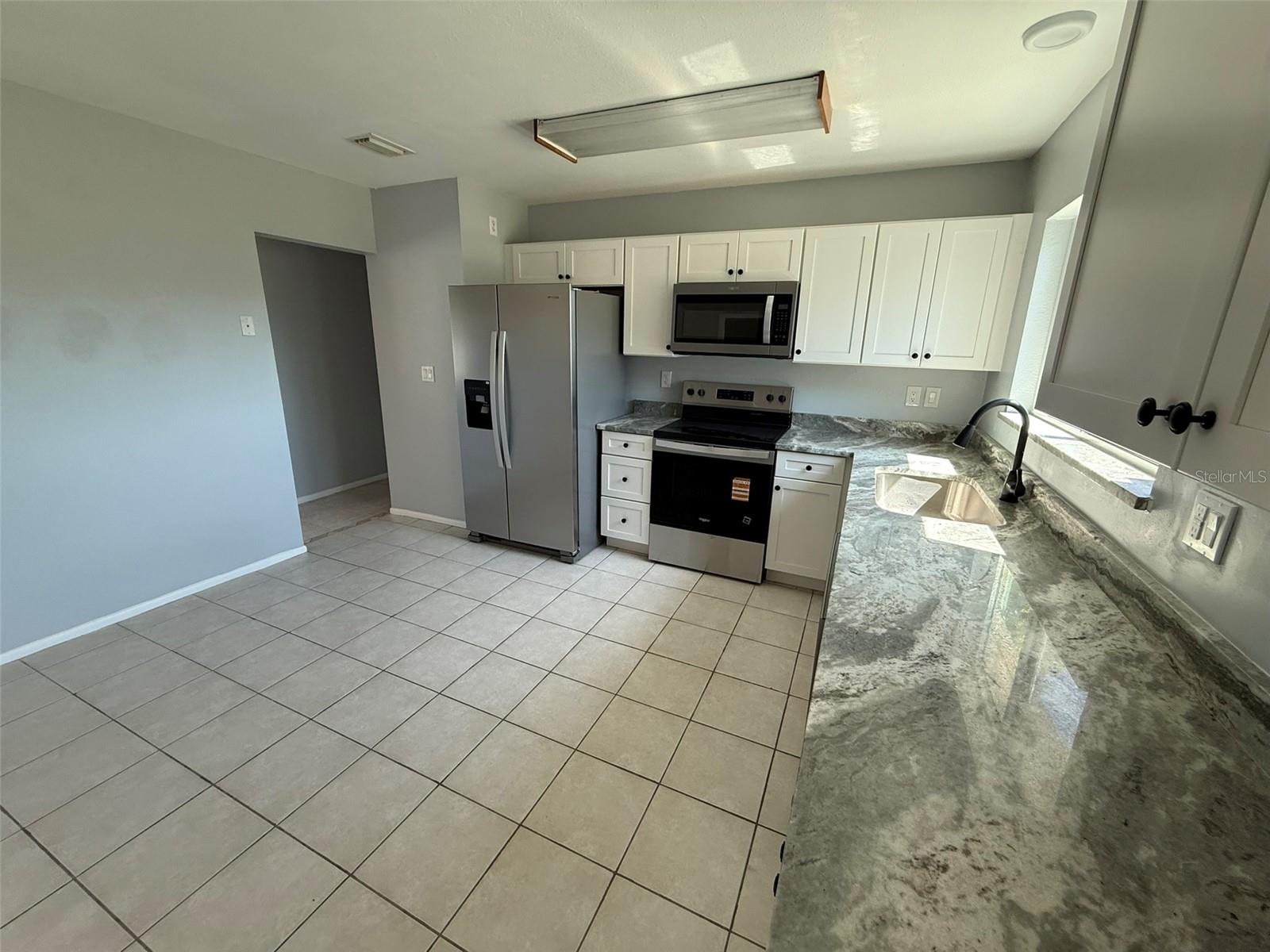 3236 Montclair Cir Property Photo 8