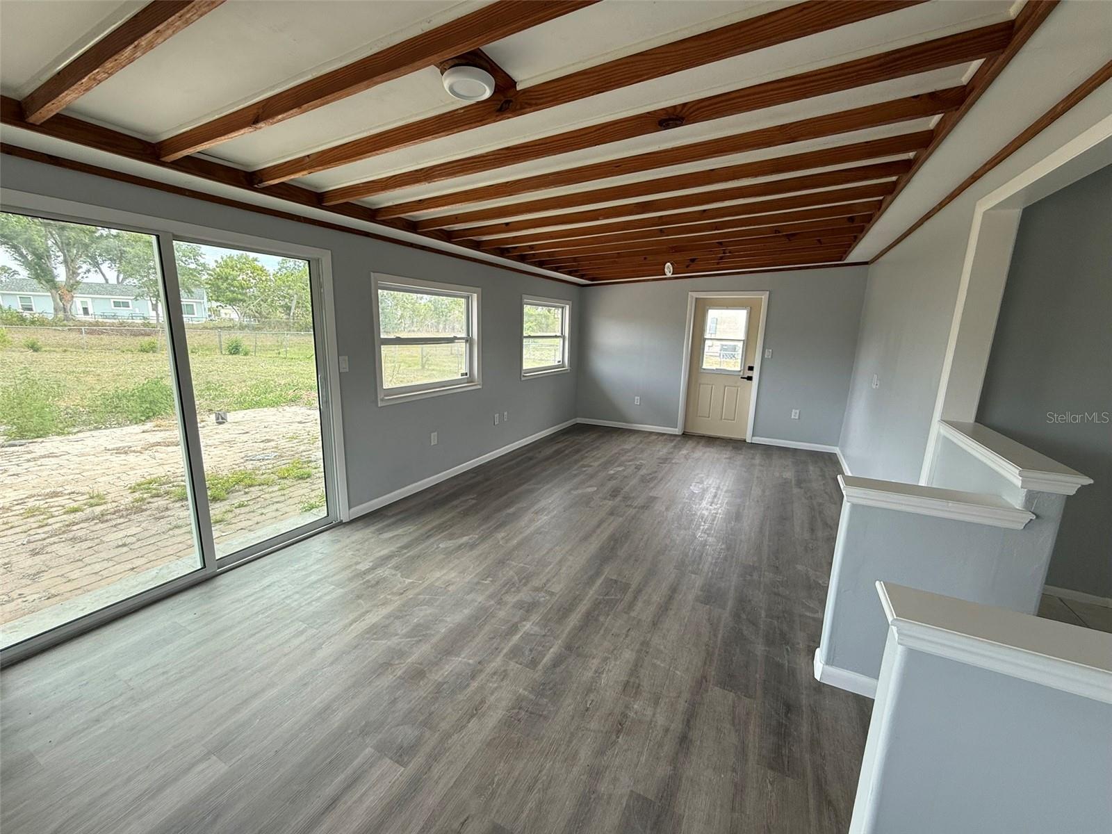 3236 Montclair Cir Property Photo 11