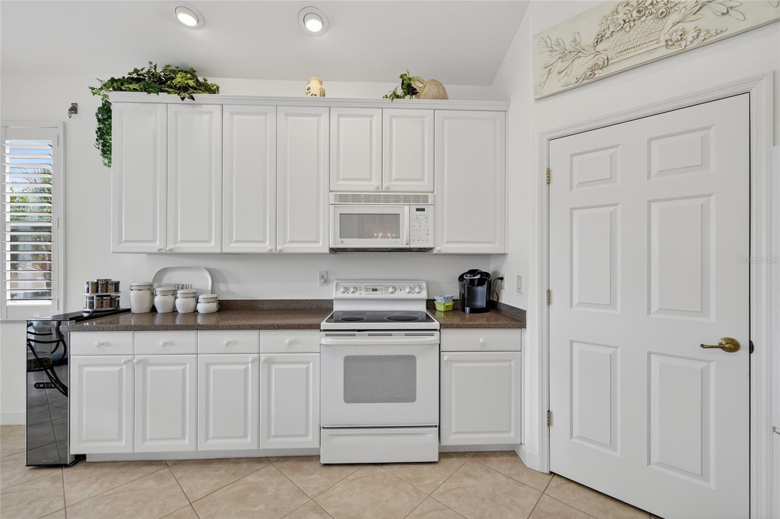 3336 Sunset Key Cir #d Property Photo 18