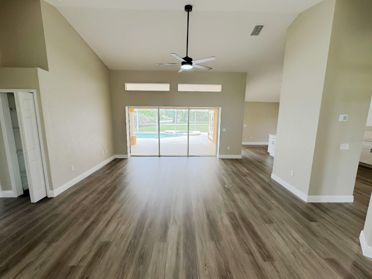 13982 Naylor Ave Property Photo 2