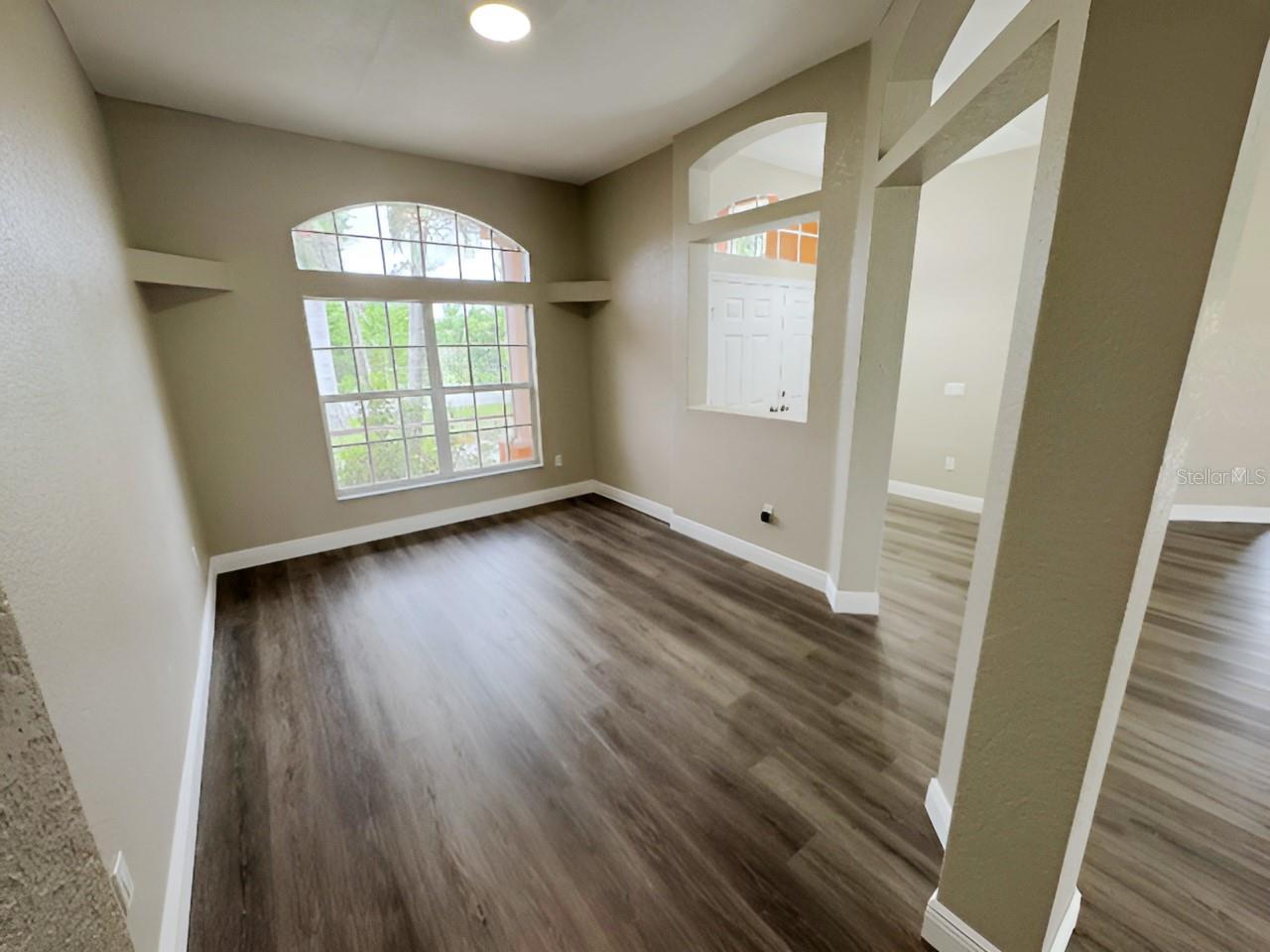 13982 Naylor Ave Property Photo 3