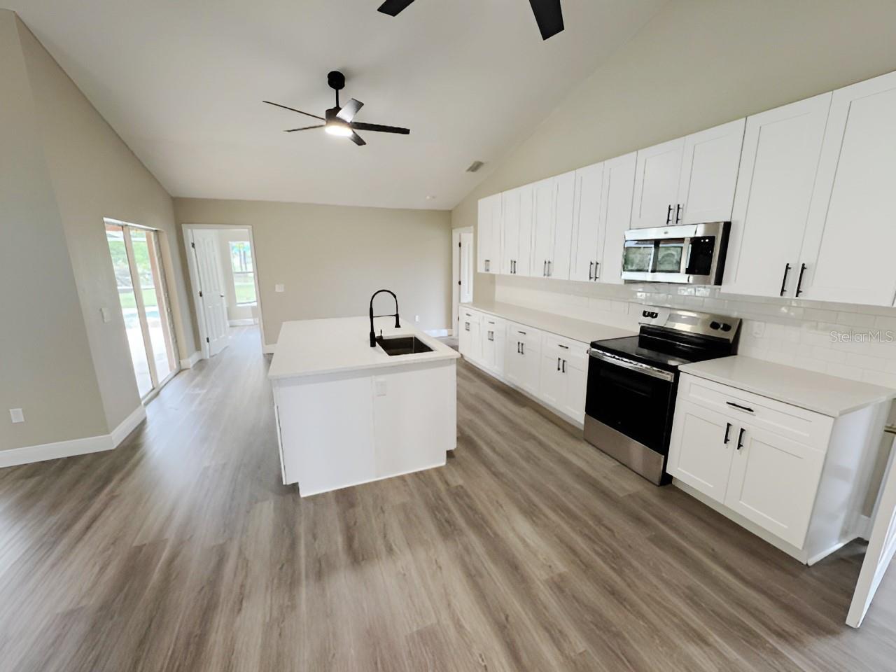 13982 Naylor Ave Property Photo 4