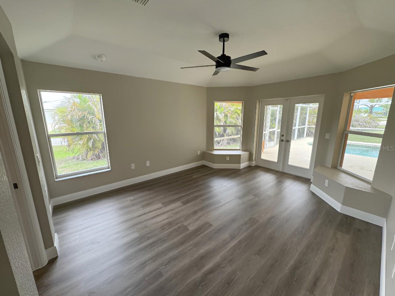 13982 Naylor Ave Property Photo 5