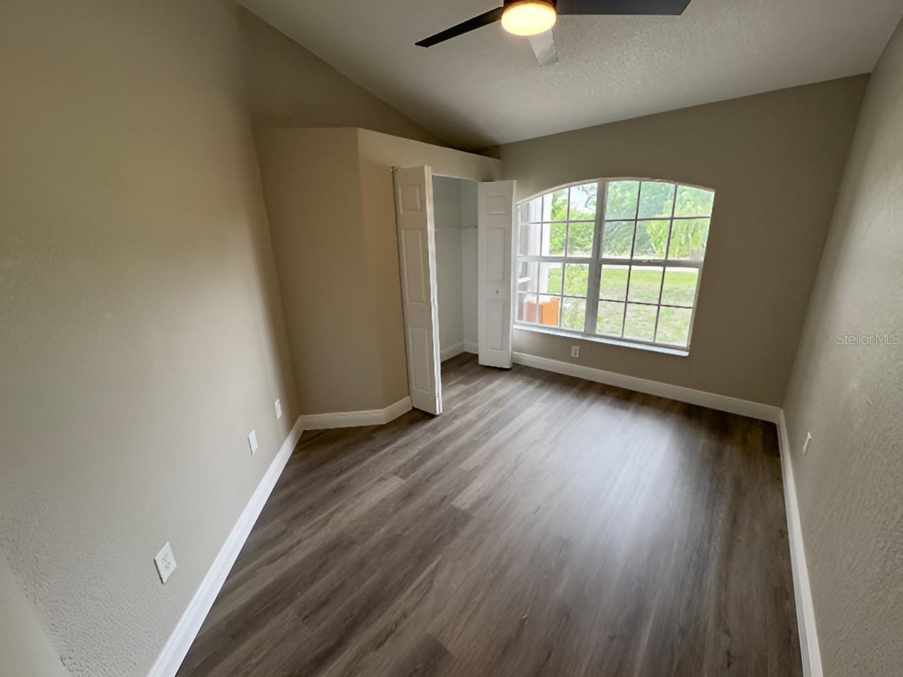 13982 Naylor Ave Property Photo 11