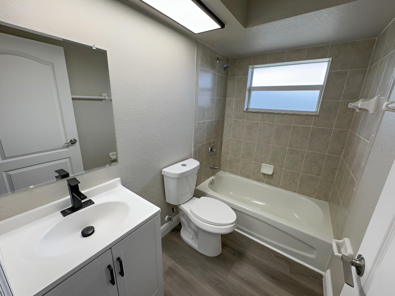 13982 Naylor Ave Property Photo 12
