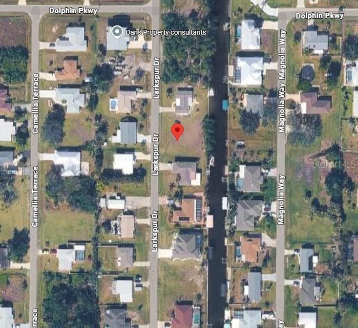 2702 Larkspur Dr Property Photo 2