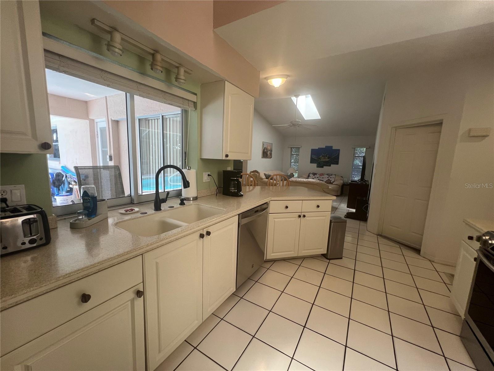 1314 Beacon Dr Property Photo 7