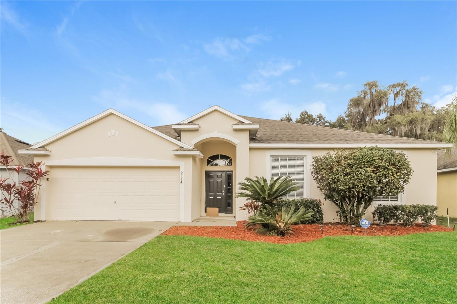 2114 THE OAKS BLVD