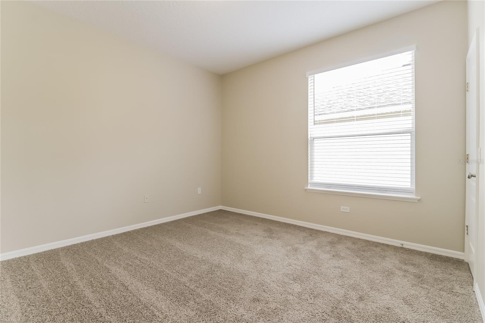 2114 The Oaks Blvd Property Photo 10