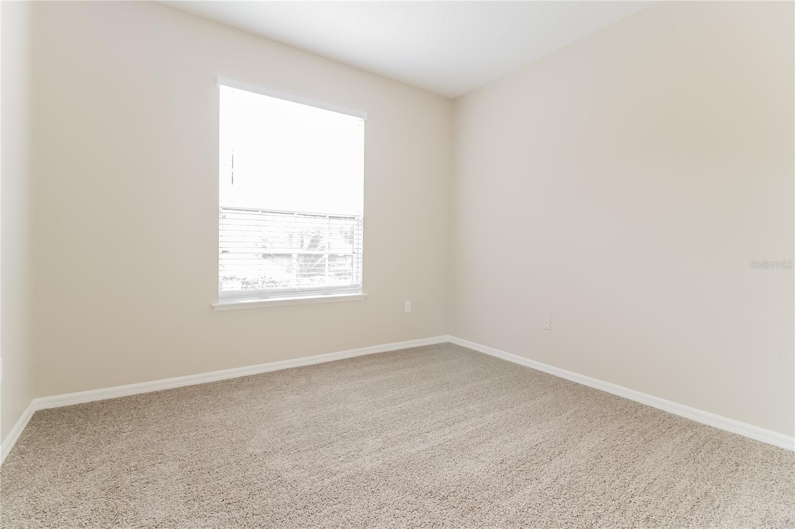 2114 The Oaks Blvd Property Photo 11