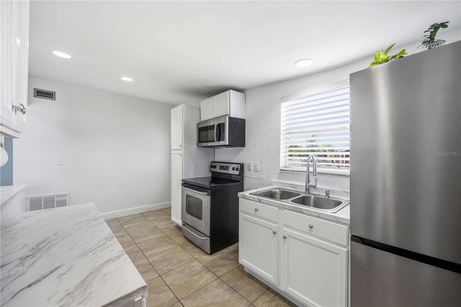 2409 Ednor St Property Photo 14