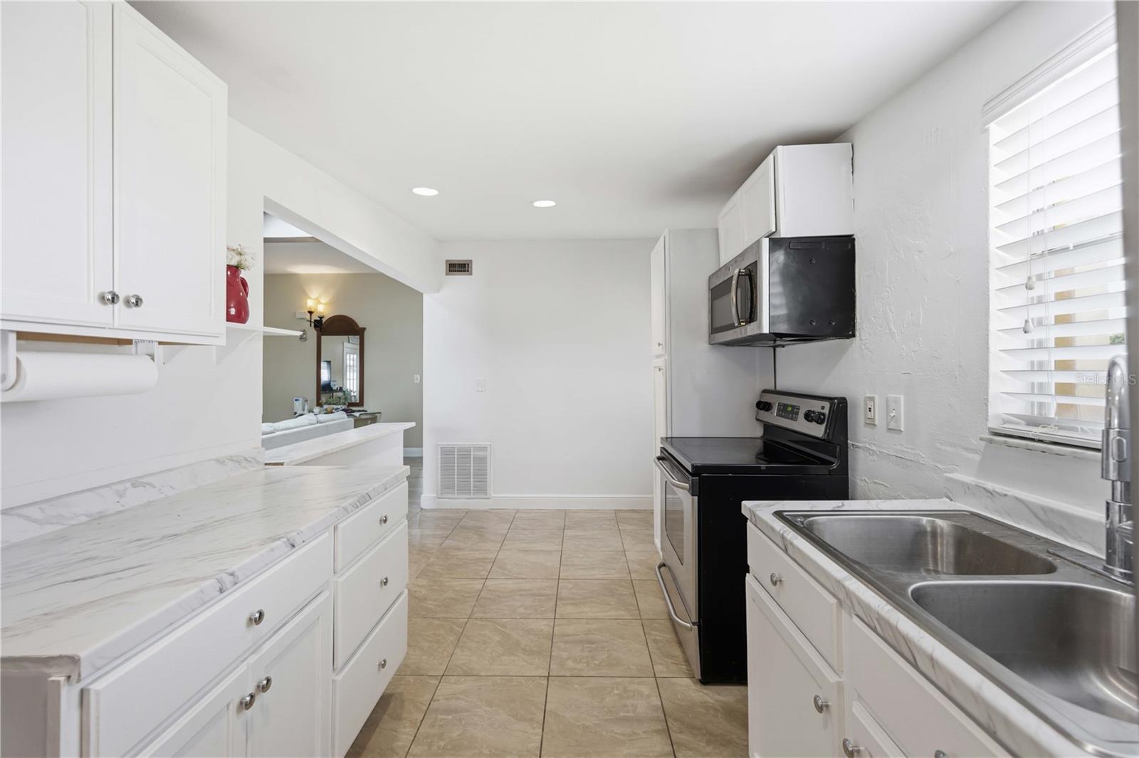 2409 Ednor St Property Photo 18
