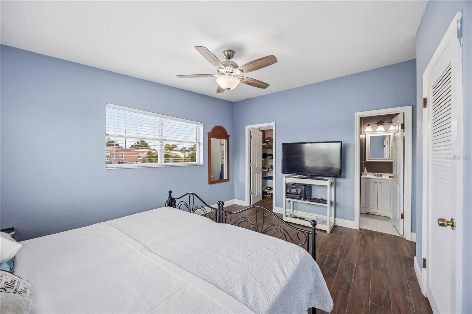 2409 Ednor St Property Photo 23