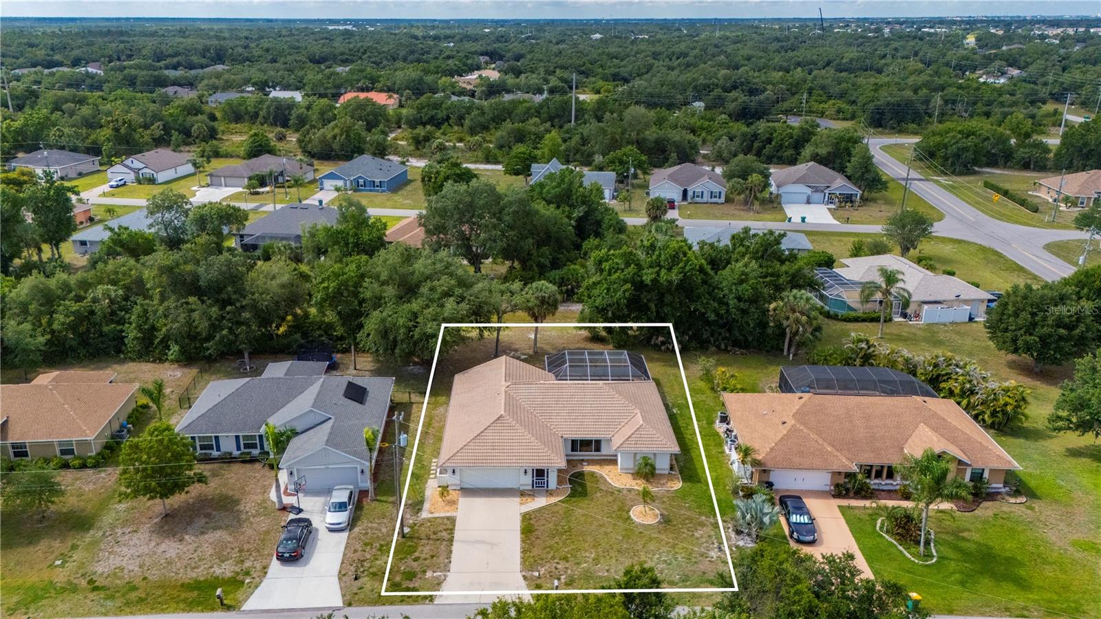 27055 Chile Dr Property Photo 12