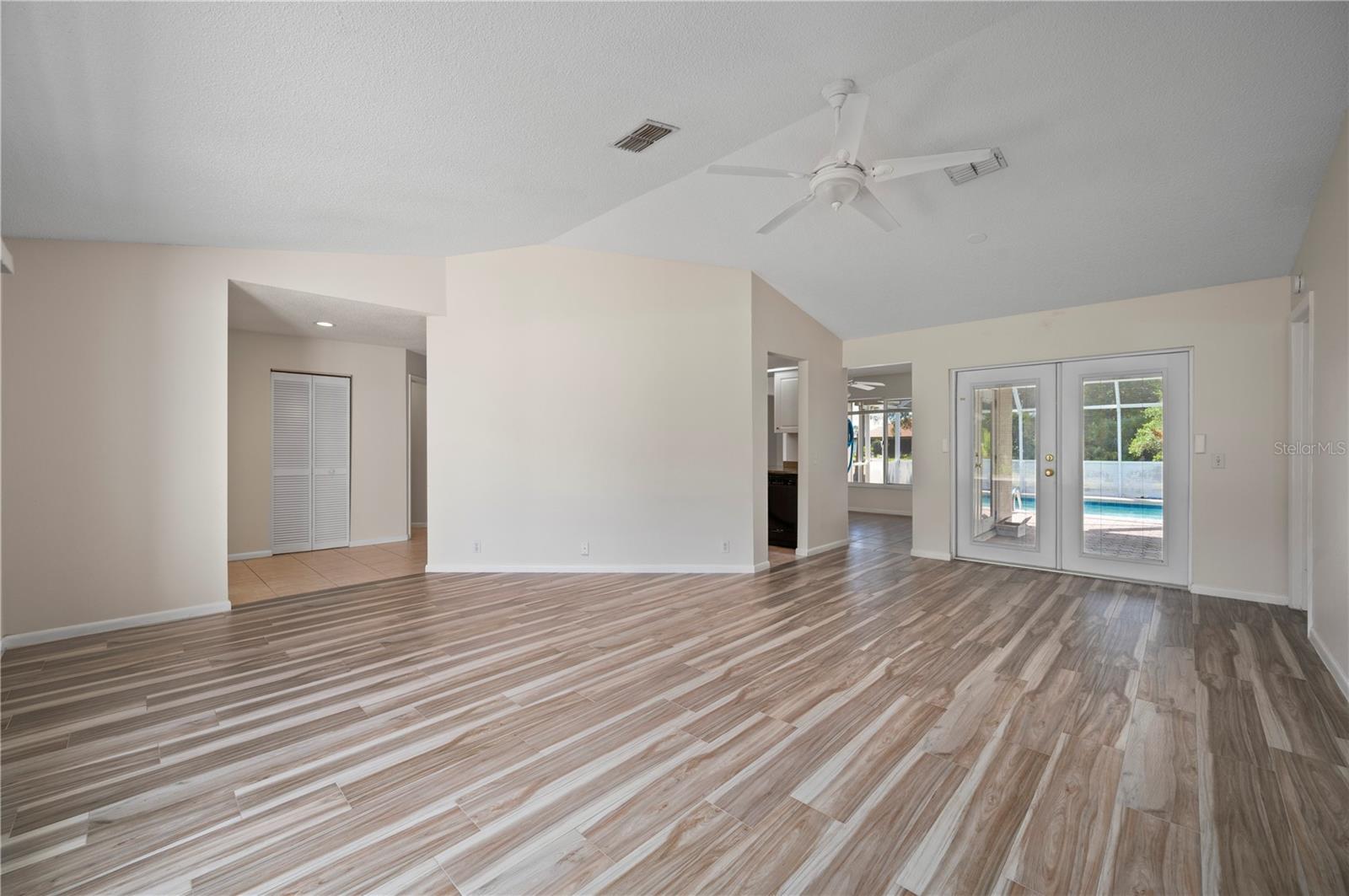 27055 Chile Dr Property Photo 16