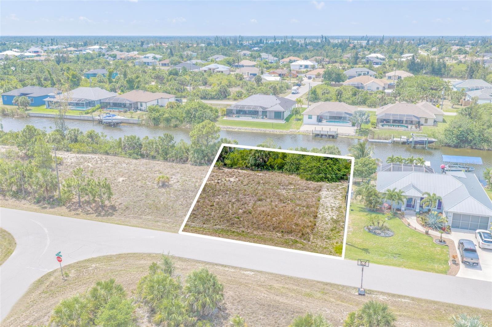 15424 HENNIPEN CIR Property Photo 1