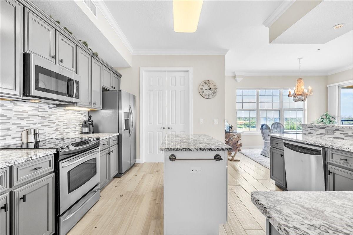 8560 Amberjack Cir #301 Property Photo 15
