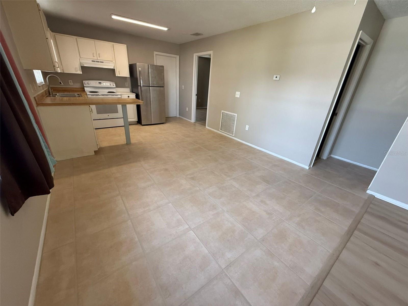 11081 Pendleton Ave #a Property Photo 4