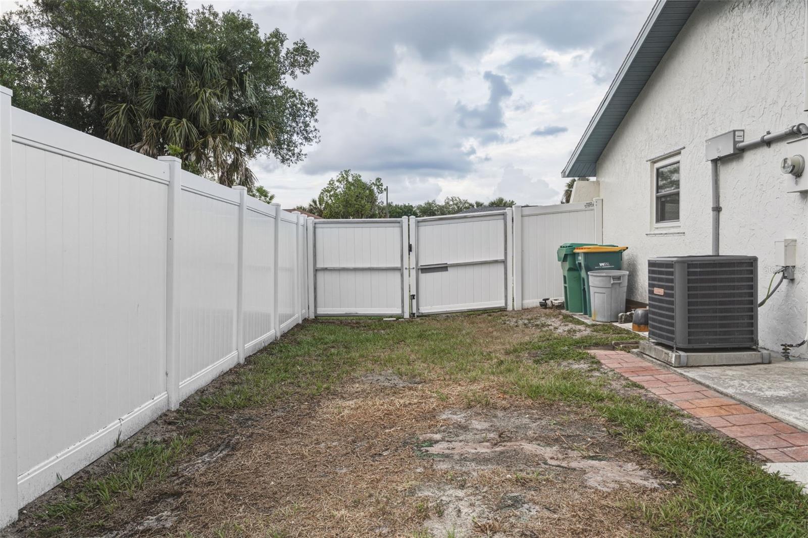 342 Aurora St Property Photo 28