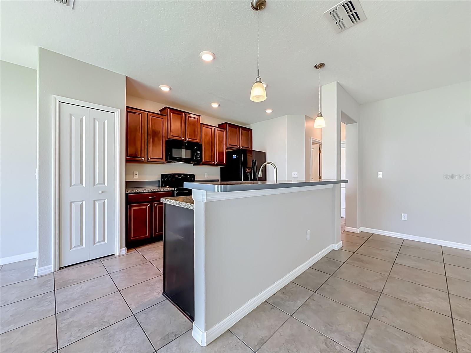 7405 Evening Primrose Ct Property Photo 13