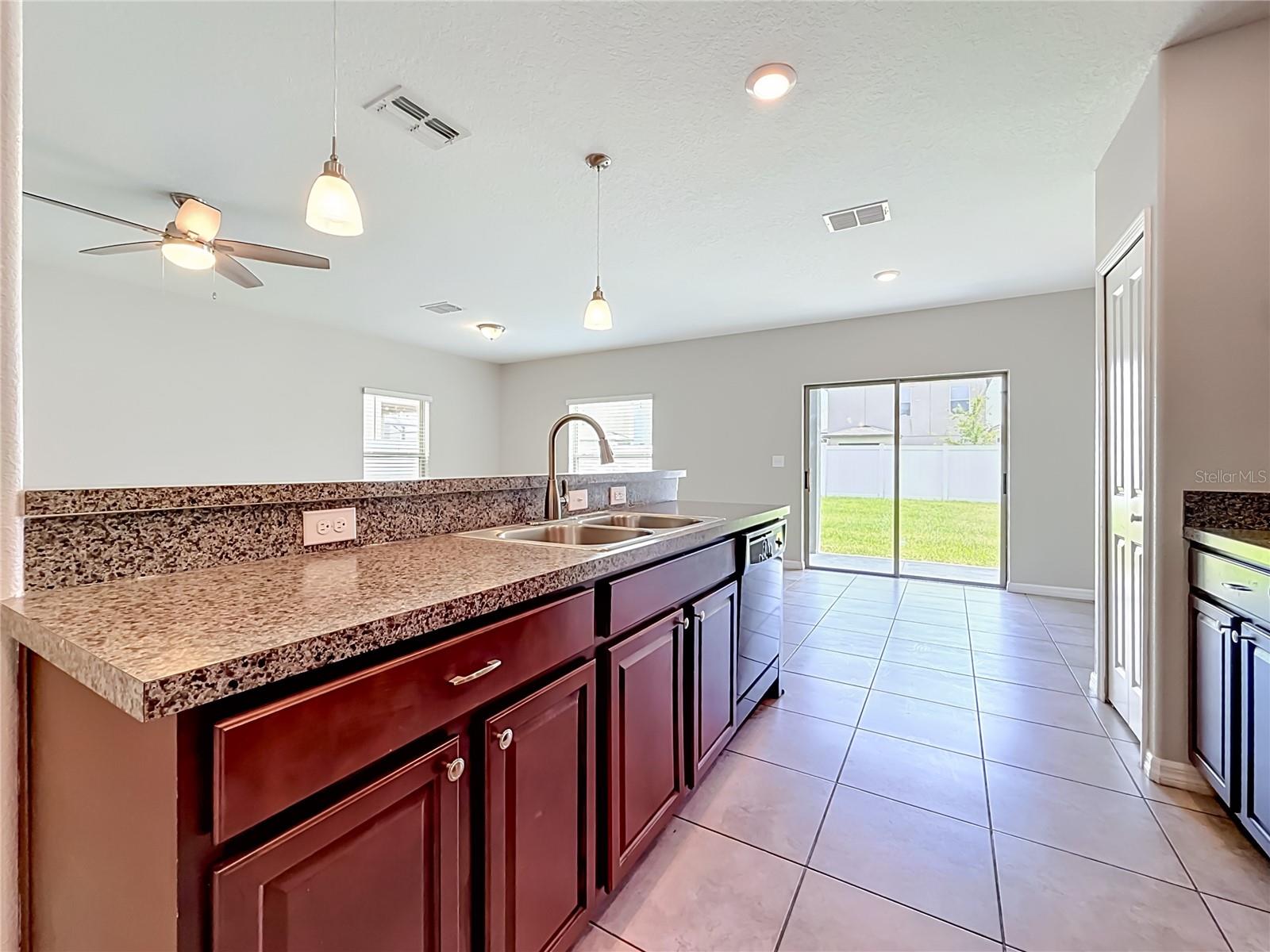 7405 Evening Primrose Ct Property Photo 18