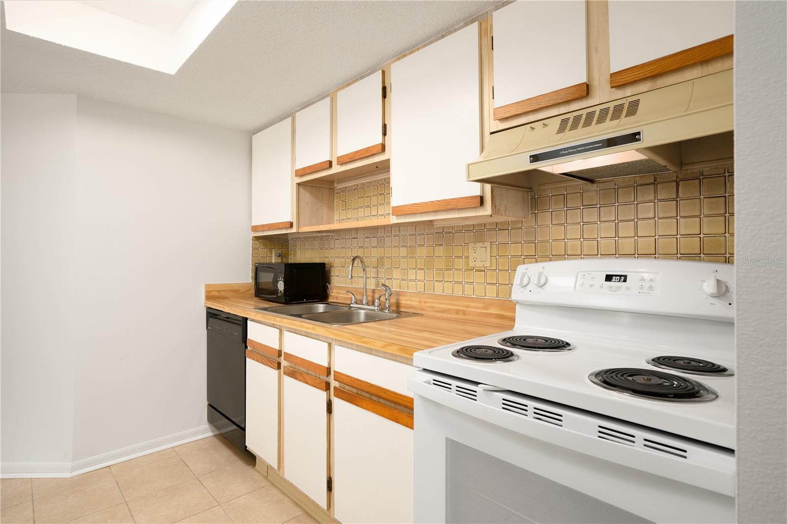 22291 Westchester Blvd #301 Property Photo 9