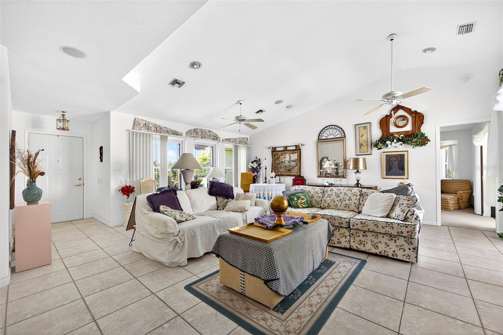 5019 San Massimo Dr Property Photo 7