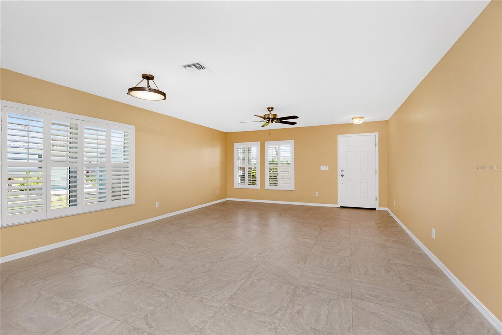 17200 Nile Ct Property Photo 7