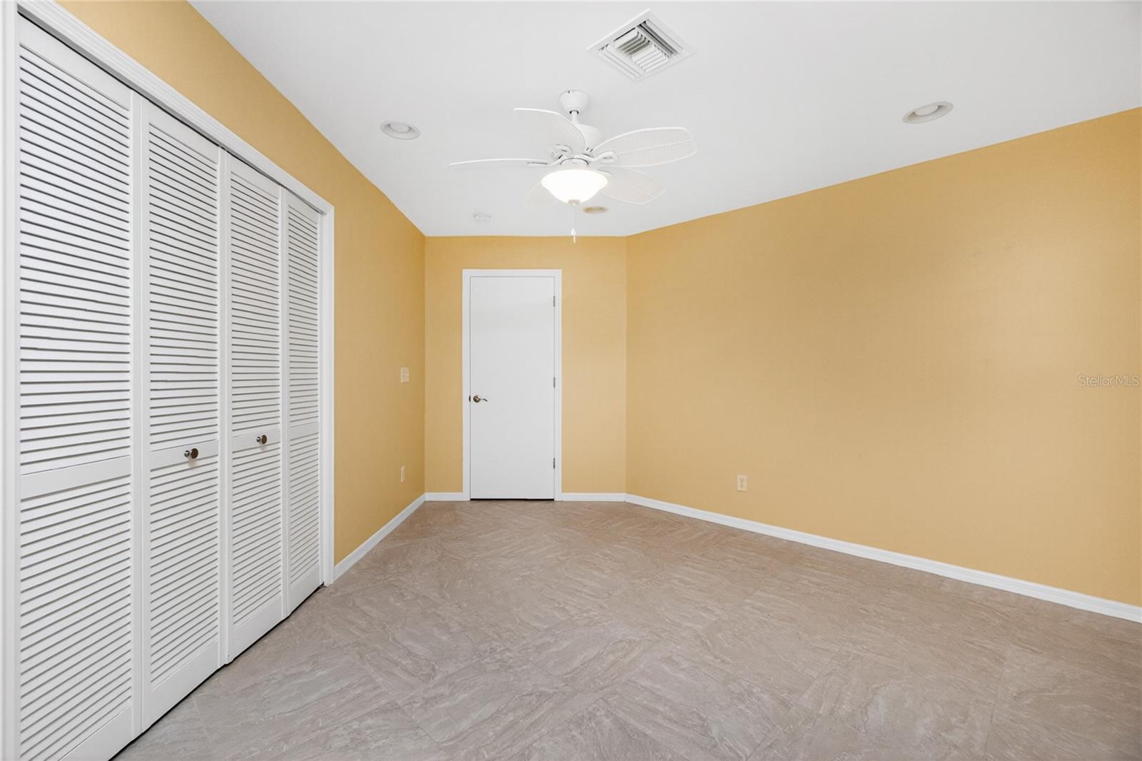 17200 Nile Ct Property Photo 10