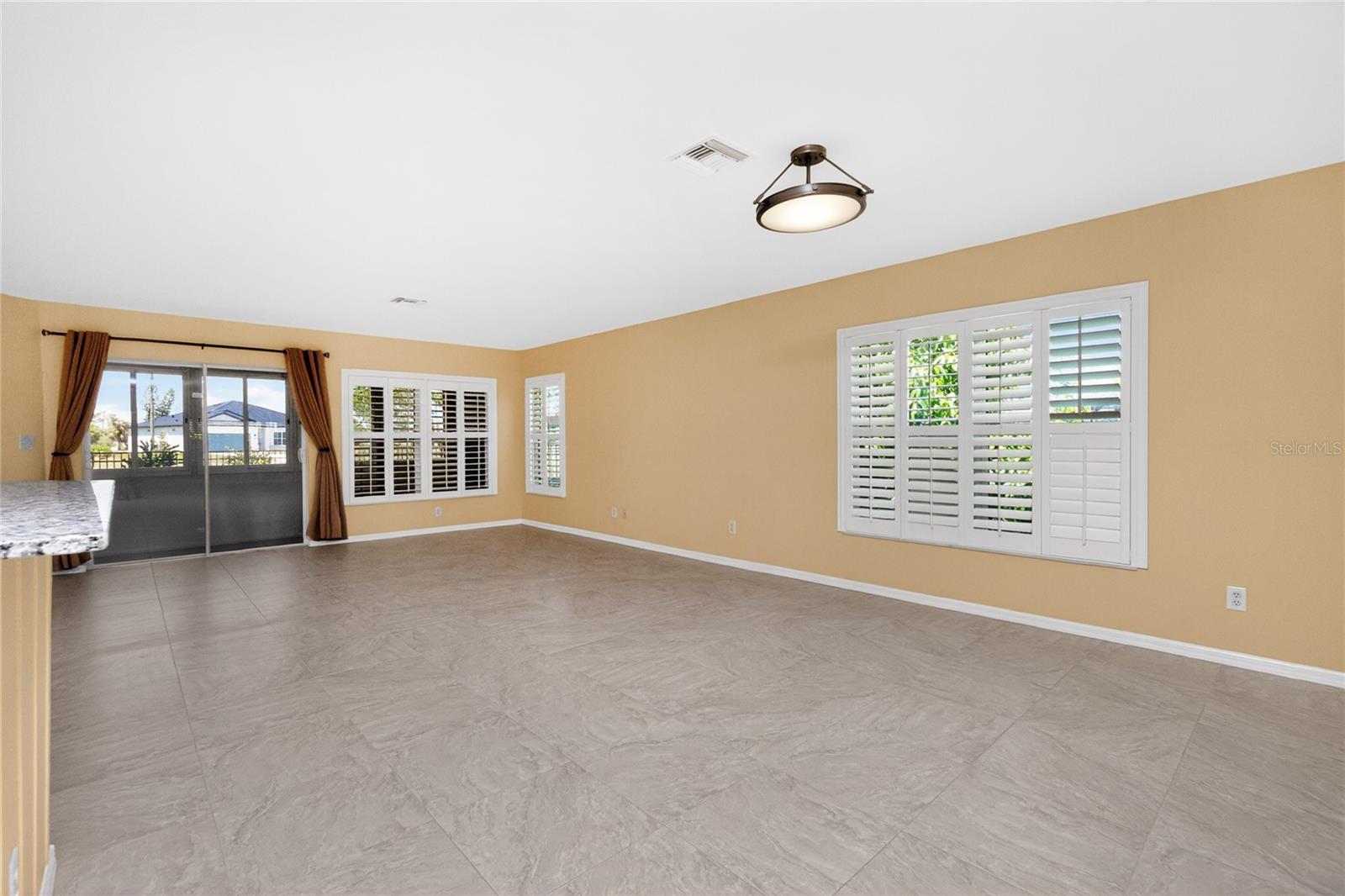 17200 Nile Ct Property Photo 12
