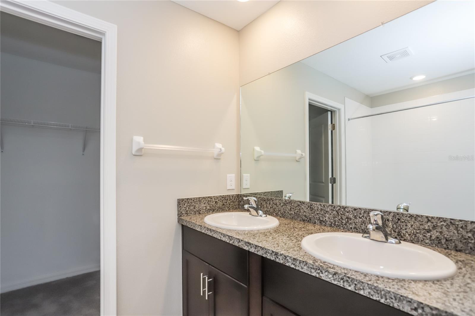 15519 Wicked Strong St Property Photo 6