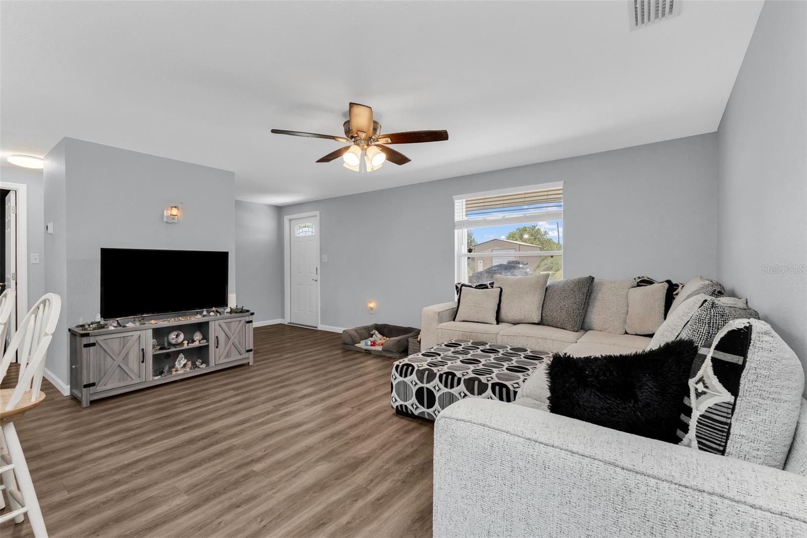 433 Glenridge Ave Nw Property Photo 4