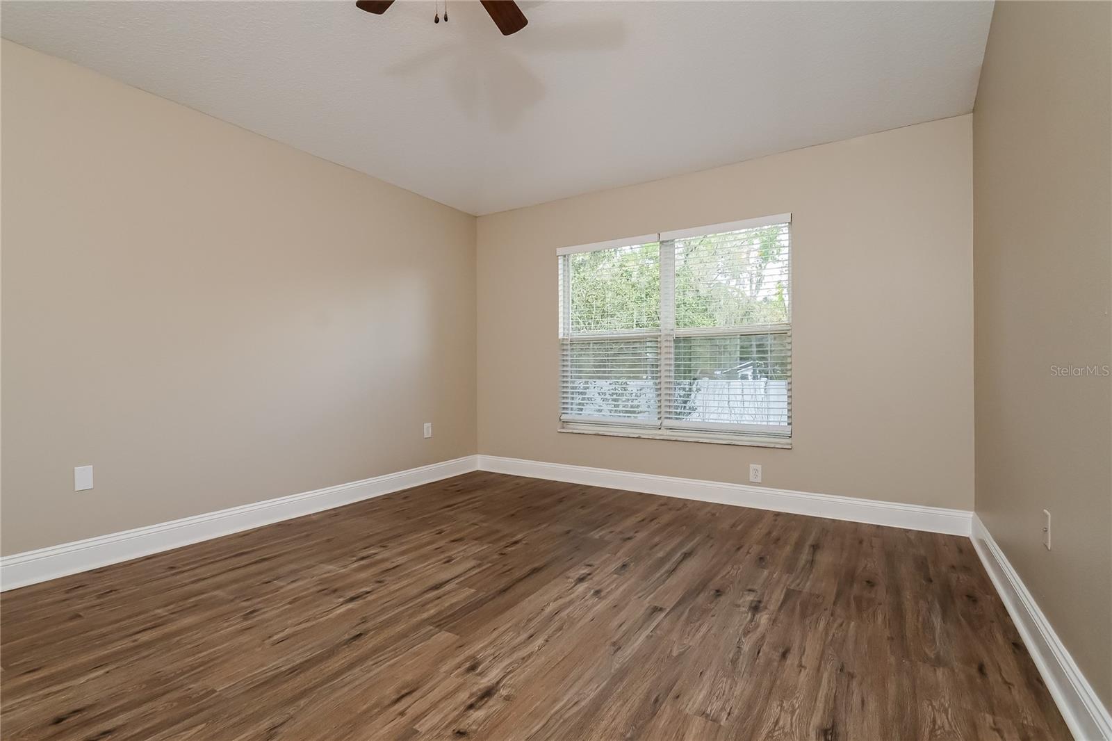 2221 Mountain Meadow Way Property Photo 3