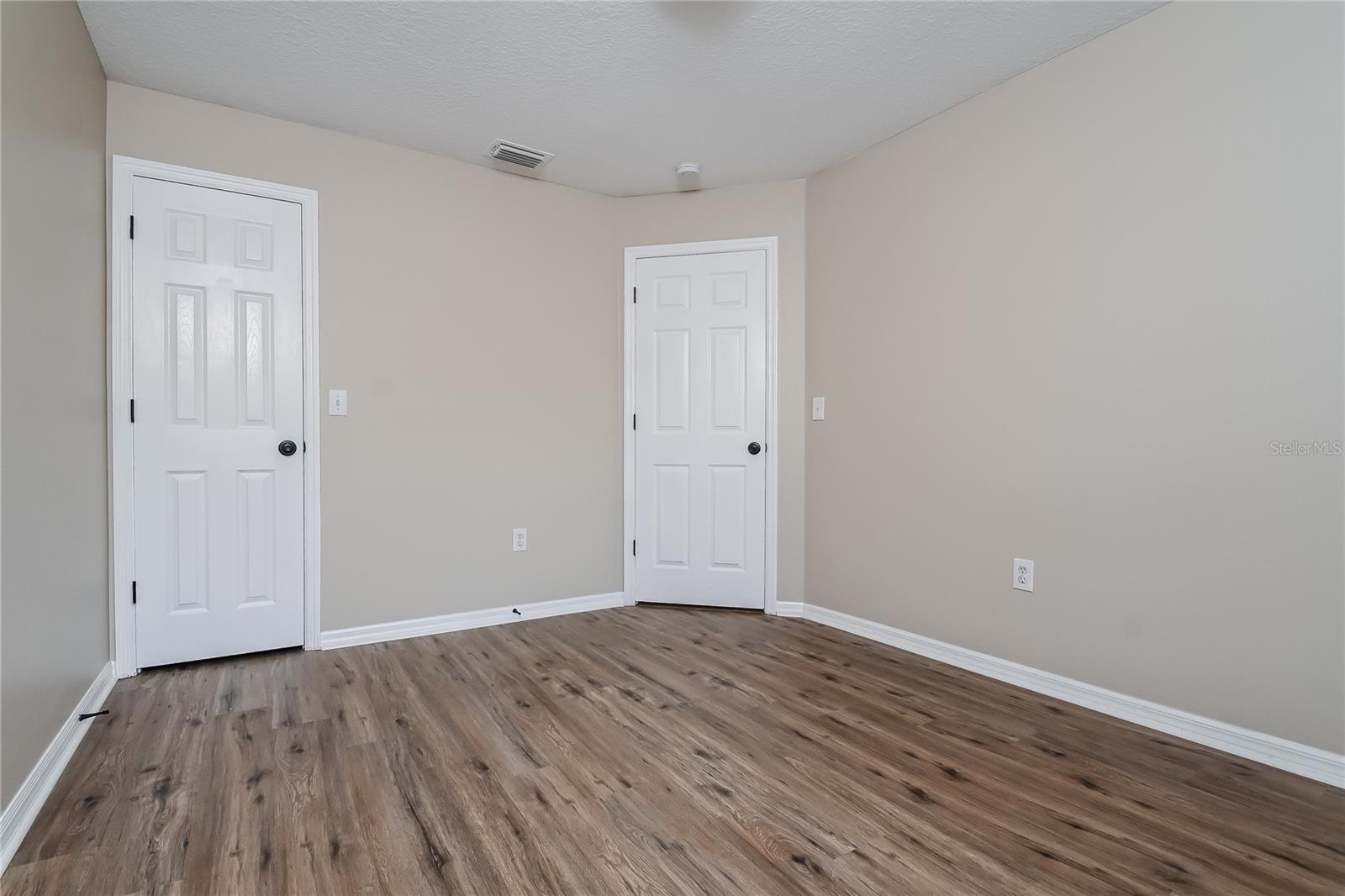 2221 Mountain Meadow Way Property Photo 7