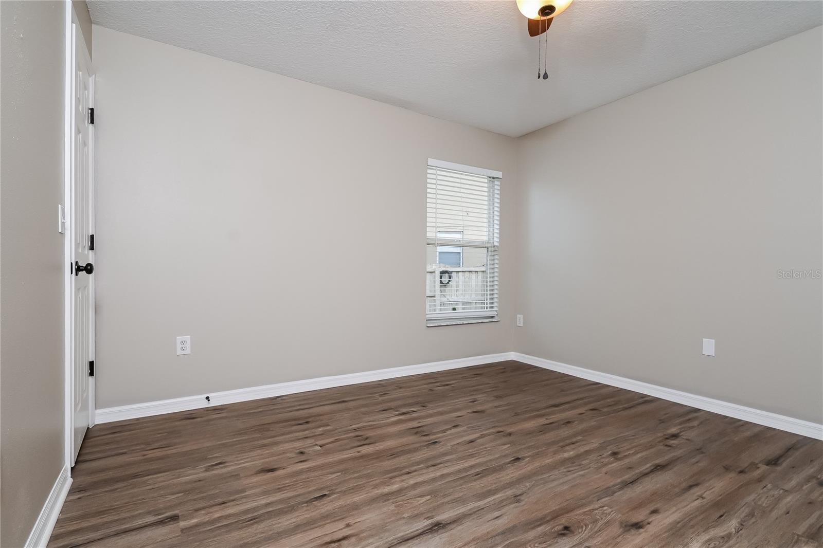 2221 Mountain Meadow Way Property Photo 8