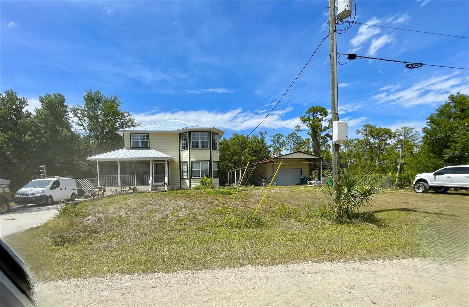 27213 Hacienda Dr Property Photo 3