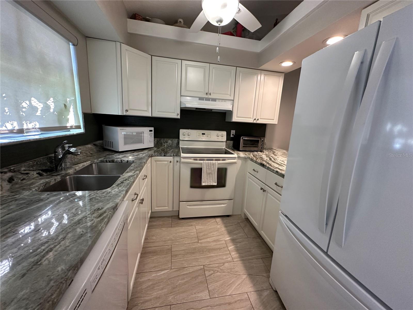 5480 Brassy Loop Property Photo 7