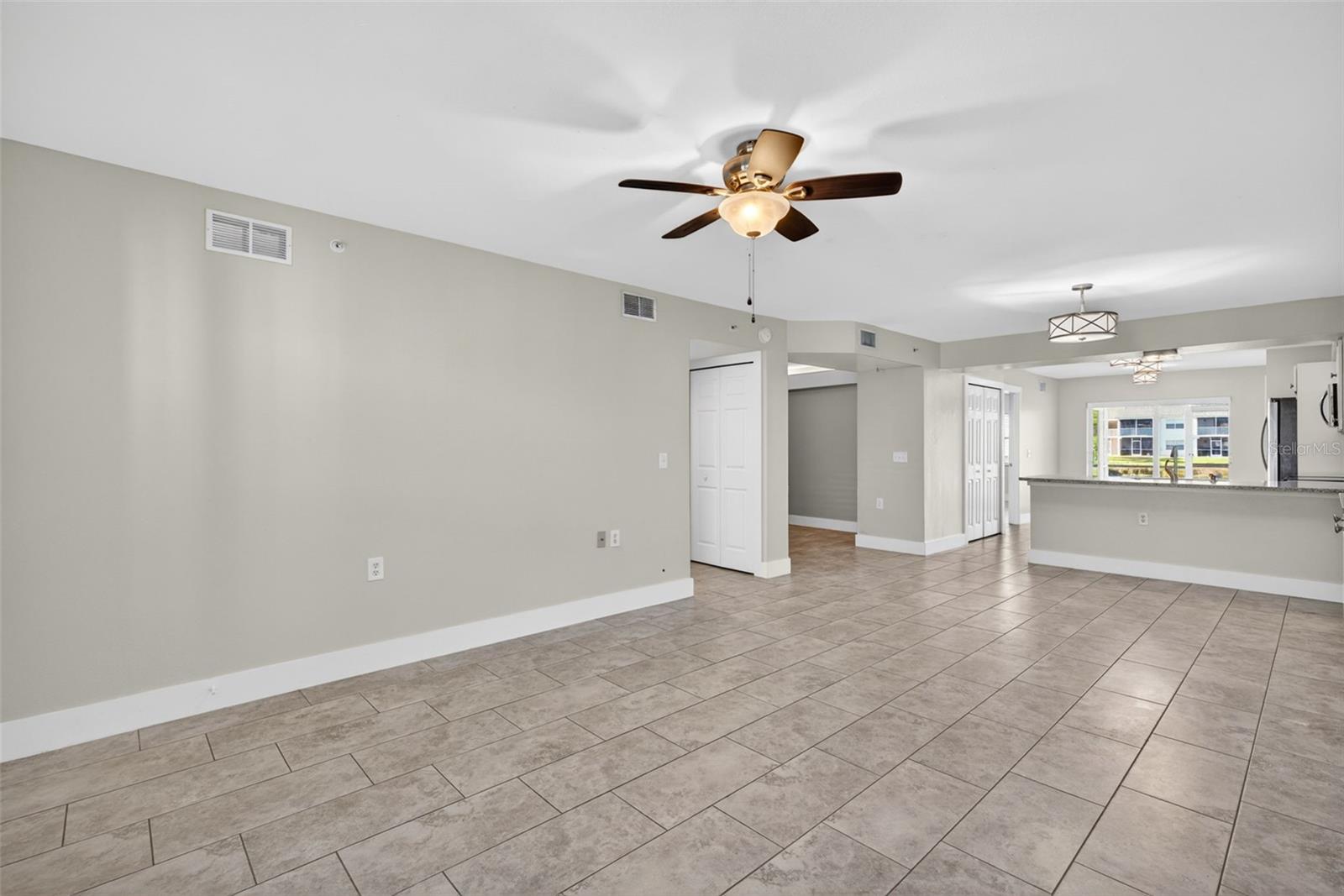 4910 Cougar Ct N #103 Property Photo 8