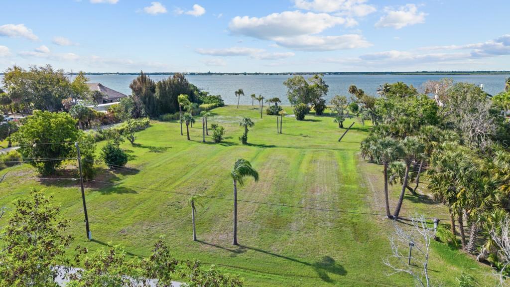 26014 Shore Dr Property Photo 10